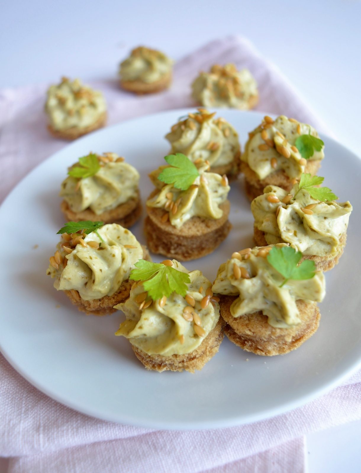 Croq Chèvre au pesto et graines de lin