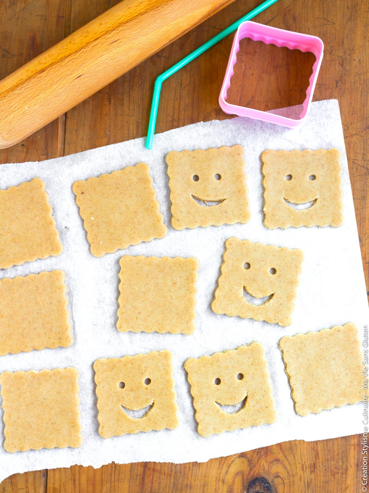 Découpe des biscuits fourrés sans gluten